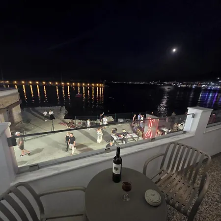 Azure - Sea View شقة